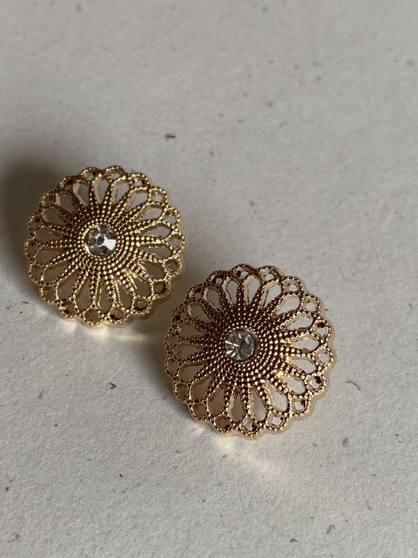 Gullknapper med filigran og bling