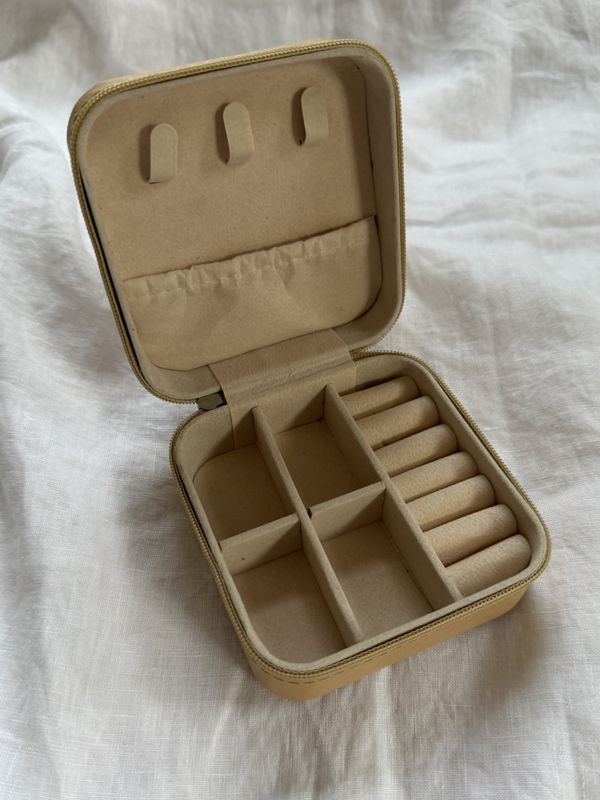 Reisesmykkeskrin - liten - beige