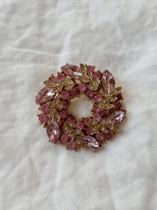 Rosa brosje 