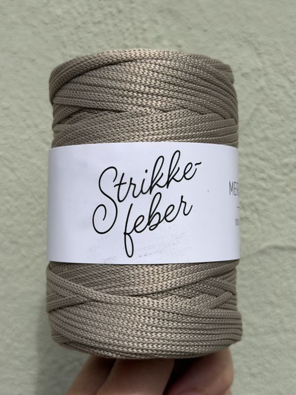 Mere Snor - #2 - Beigeish
