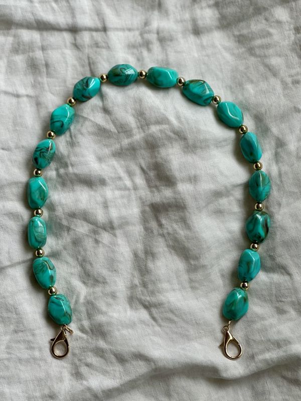 Perler på en snor lenke - turkis